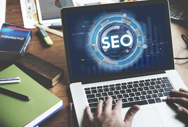 Cómo usar n8n para automatizar procesos en tu empresa sin pagar licencias de Zapier o Make seo